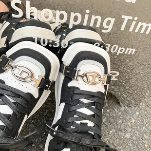 田嘉瑞邓为明星同款加绒保暖真皮方头板鞋女秋冬新款休闲运动单鞋