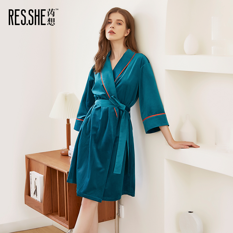芮想秋冬季女修身睡袍