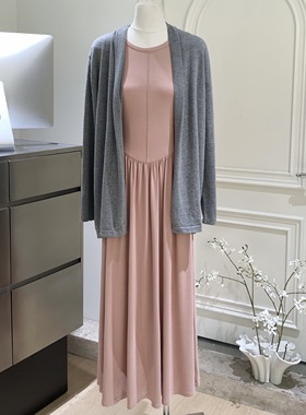 韩系温柔弹力捏褶圆领无袖背心裙打底长裙+灰色针织开衫两件套女