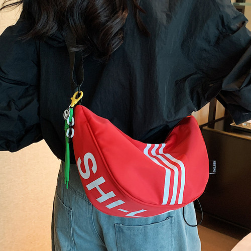 单肩包斜挎包休闲包运动包饺子包