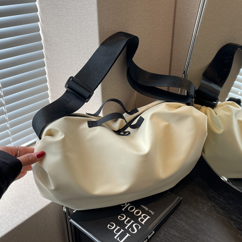 手提水桶包运动休闲包单肩斜挎包