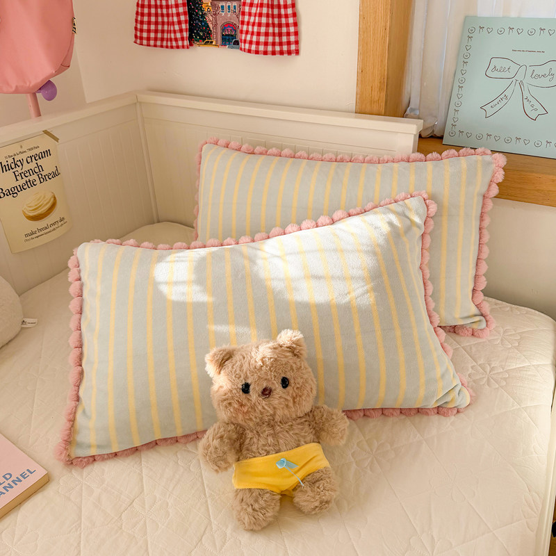 秋冬毛球牛奶绒枕套儿童成人枕芯内胆套一对装48x74cm学生枕头套