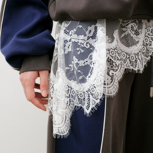 来去 | MIU风设计感蕾丝半裙女2025冬季新款不规则白色百褶裙