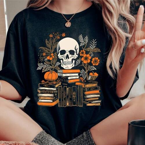 Vintage Reading Halloween Academia Skull Books Goth Graphic