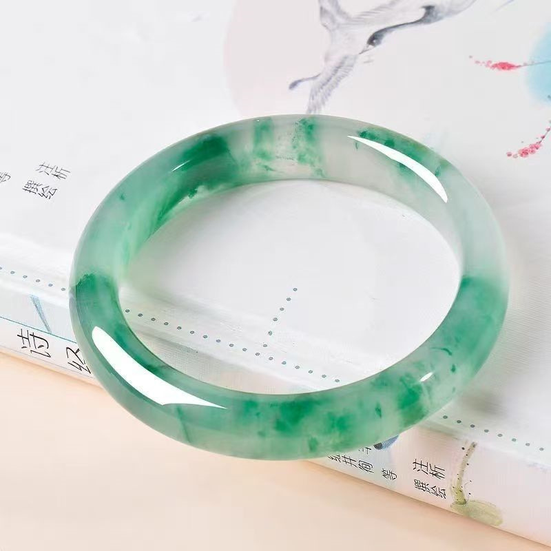 厂家非洲翠手镯玉镯独龙玉手镯冰种飘花翠绿玉镯子直播供货