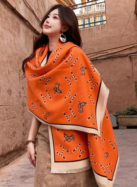法式橙色复古小马高级感仿羊绒围巾女双面印花外搭保暖空调房披肩