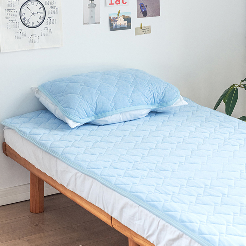 日式冷感冰丝床垫可水洗
