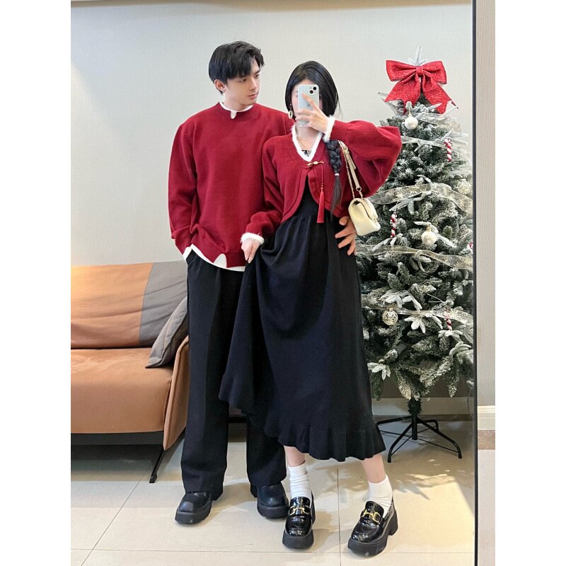 2026新款秋季情侣装新中式毛衣针织衫红色圣诞过年两件套女连衣裙