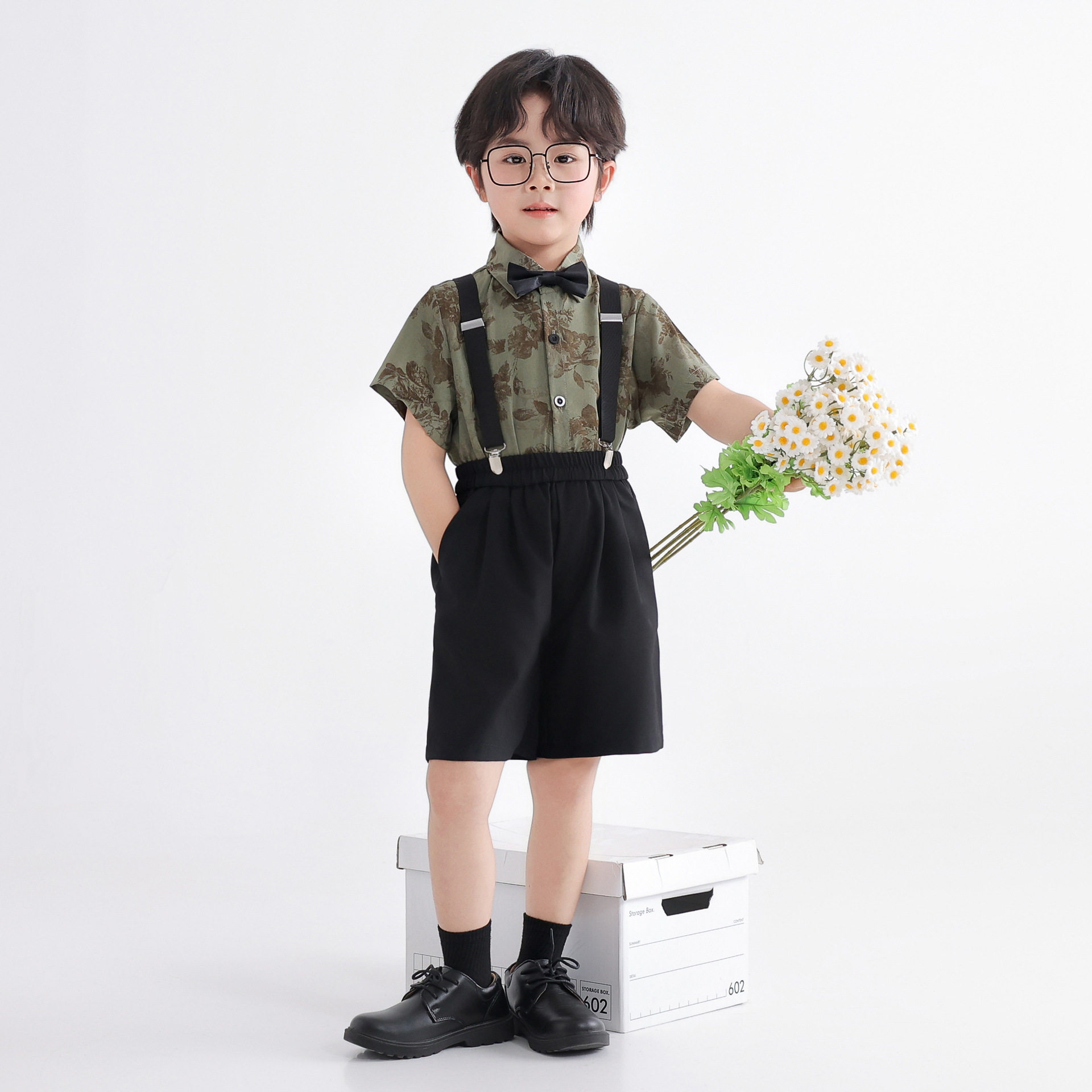 2026新款儿童背带裤套装夏季英伦小童幼儿园演出表演男童西装礼服