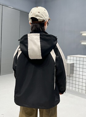 2025新款男童三合一冲锋衣可拆卸黑色帅气时髦儿童外套秋冬款