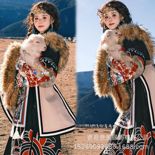 2026新款情侣款写真藏族服西藏藏袍少数民族舞蹈服藏服长袍男