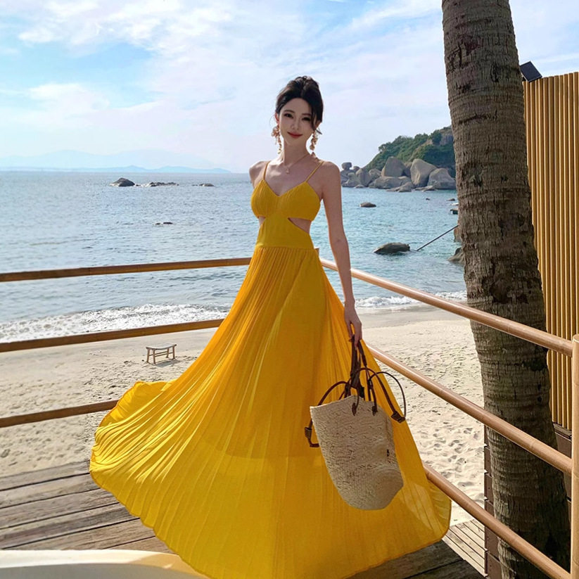 2026新款礼服裙设计感海边度假露背吊带沙滩裙长裙到脚踝长款温柔