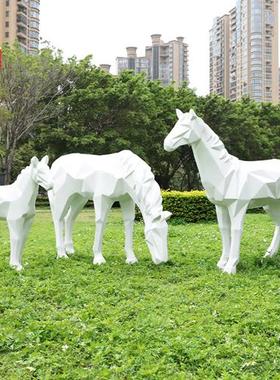 玻璃钢仿真几何白马雕塑商场景观售楼部块面抽象几何动物装饰摆件