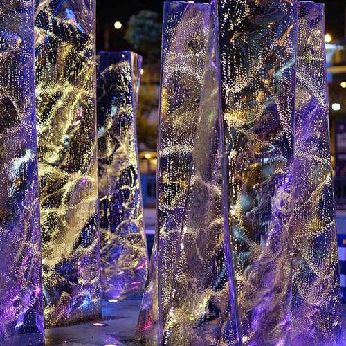 大型不锈钢雕塑广场公园艺术装置金属发光立柱灯光镜面雕塑装饰