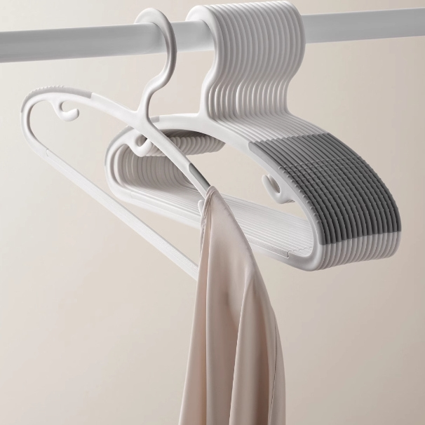 懒地防滑衣架超薄家用挂衣无痕防肩角晾衣节约空间衣柜新款衣撑