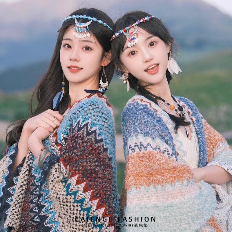 2024新款秋冬民族风女款斗篷外搭披肩西藏新疆旅行套装围巾搭配