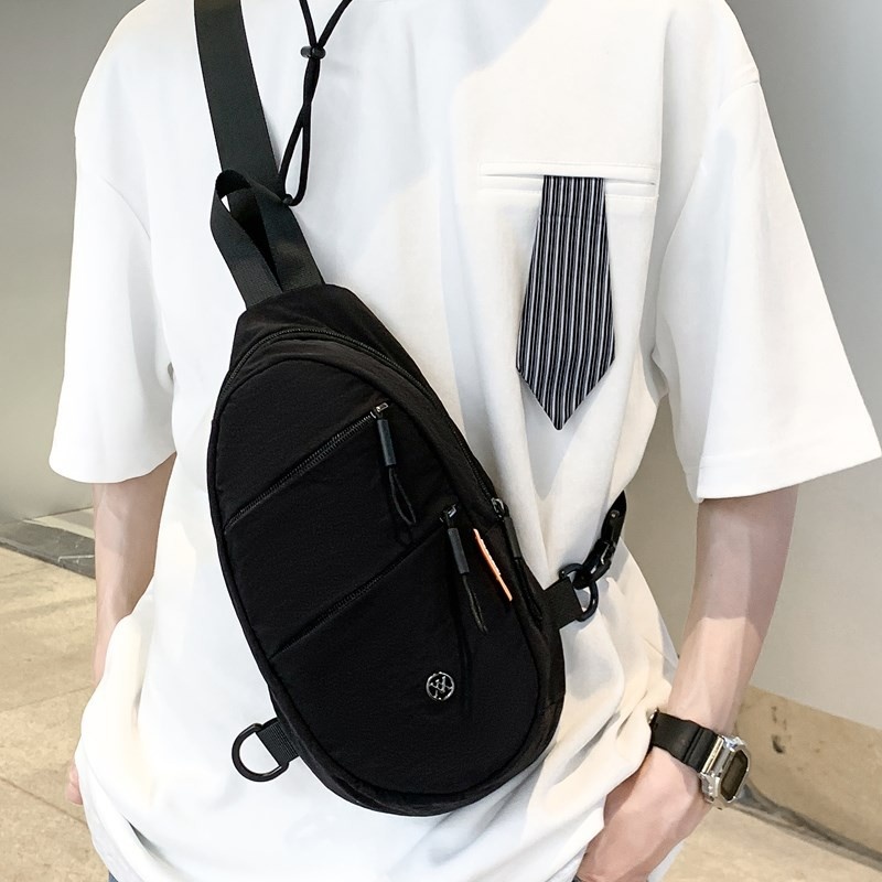 户外便携小挎包男款轻便外出骑行包运动登山包女胸包休闲单肩背包