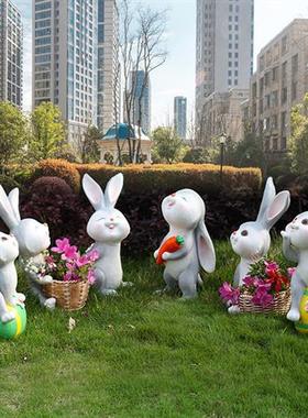 户外仿真卡通兔子雕塑摆件玻璃钢花园林动物幼儿园景观草坪装饰品