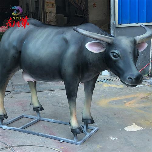 户外水牛雕塑摆件园林景观装饰动物模型玻璃钢仿真黄牛工艺品