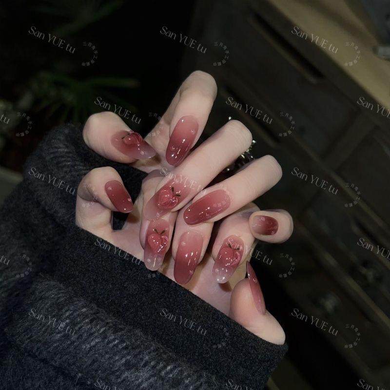 纯手工光疗穿戴甲杨梅桃