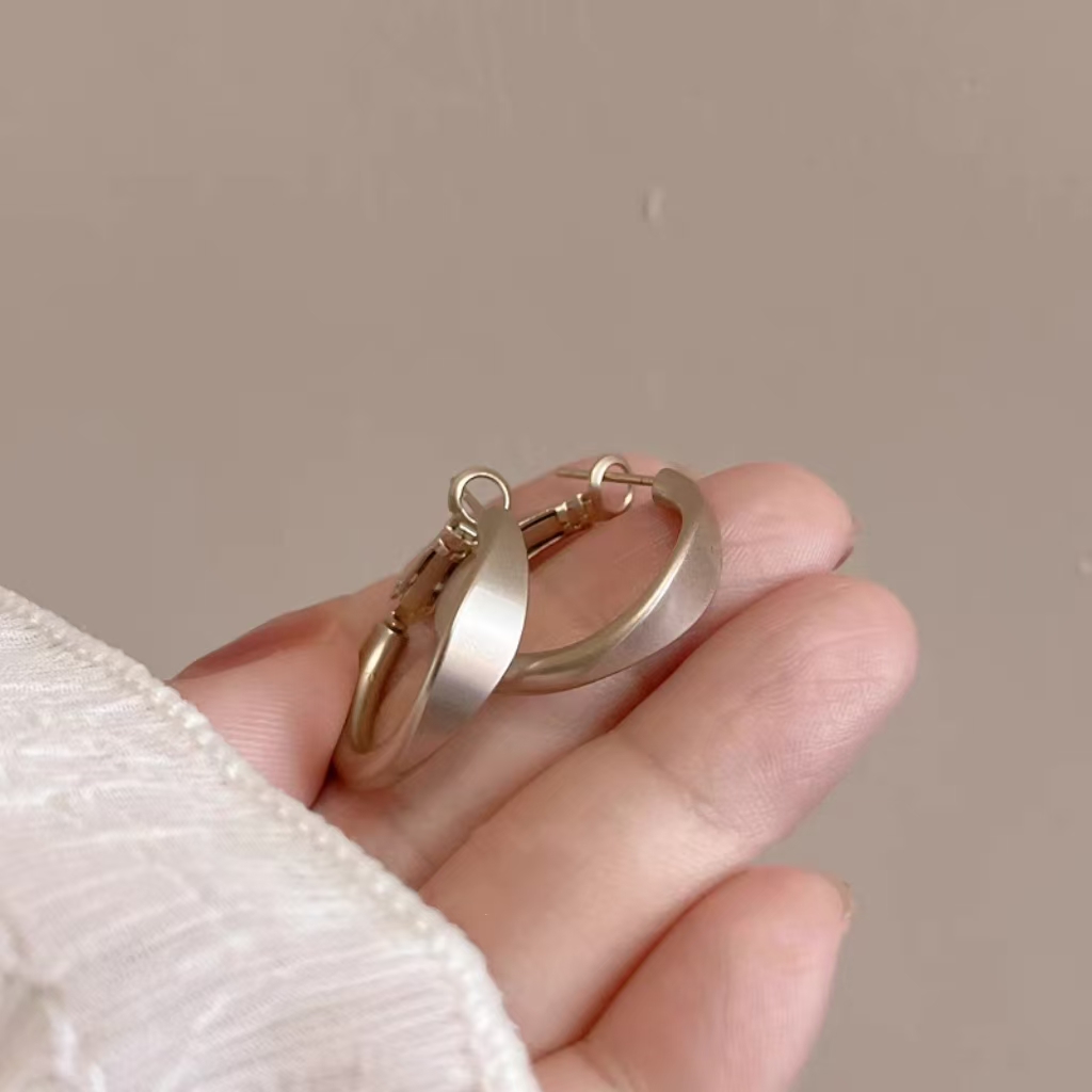 925银针浅啡磨砂金高级感耳环