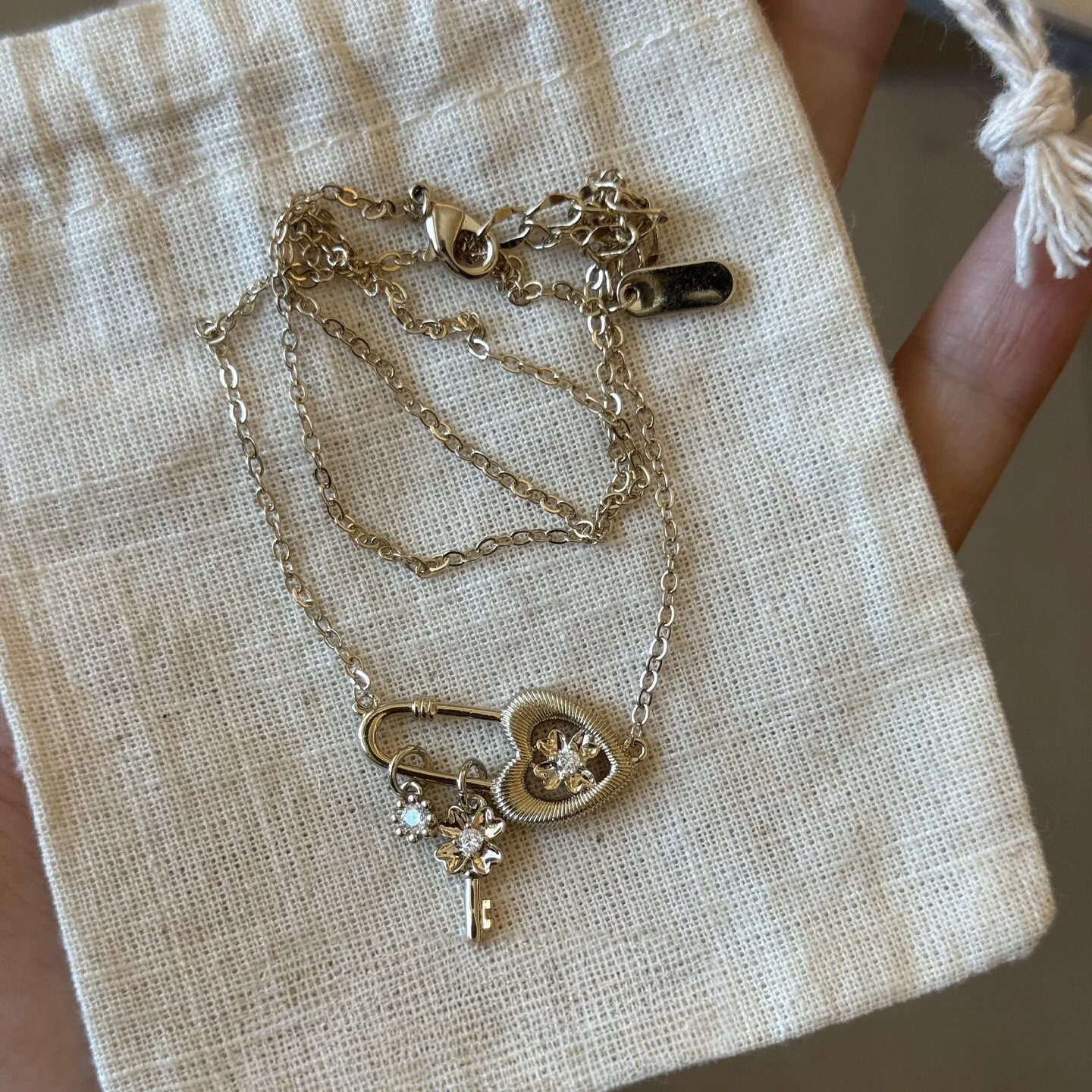 Vintage中古浅金色爱心别针钥匙