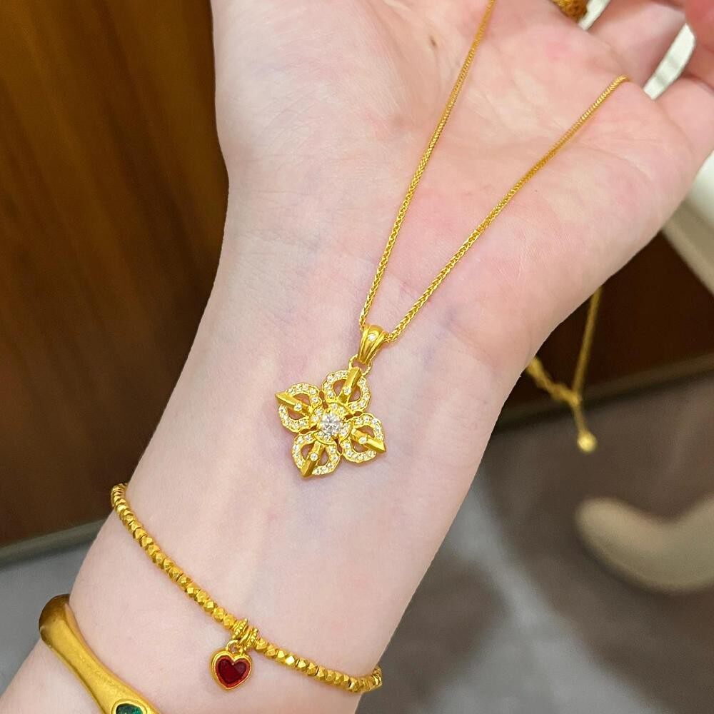 古法黄金色十字金刚杵四叶花项链女18k金色小众复古高级感锁骨链