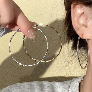 巨显脸小！金属大圈圈耳环2025新款爆款高级感耳钉气质夸张耳饰女