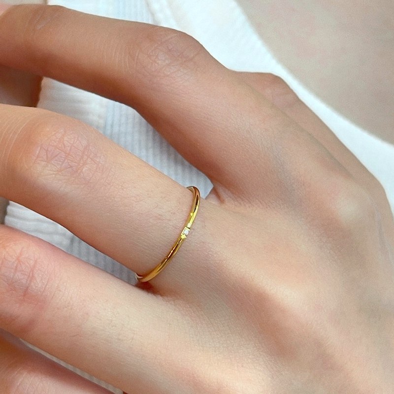 精致气质超细锆石碎钻戒指钛钢