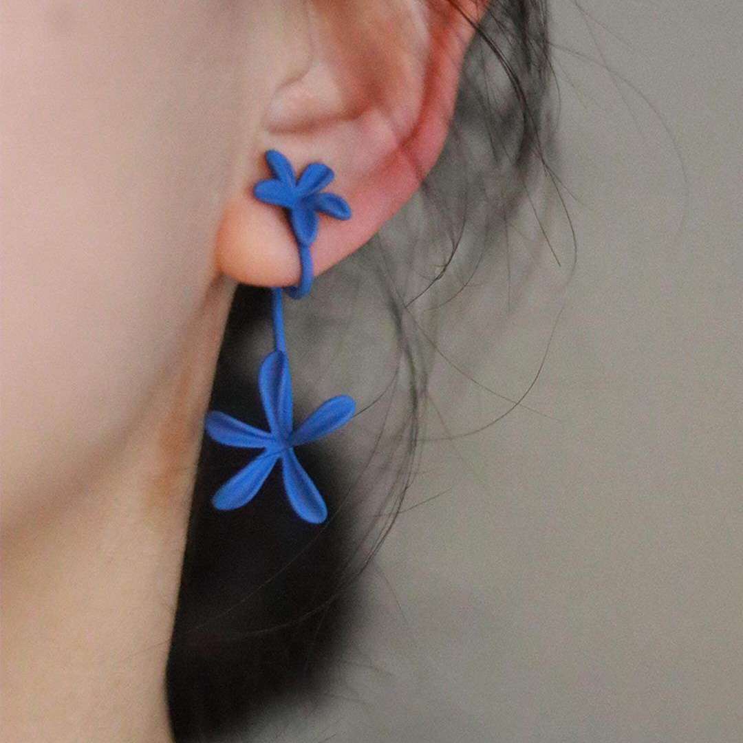克莱因蓝栀子花耳夹清冷感时尚