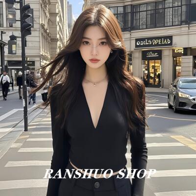 辣妹气质黑色深V领短款上衣女