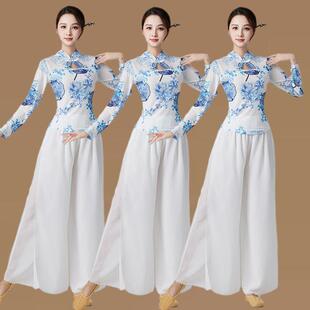 新款广场舞古典舞走秀中国风演出服装青花瓷旗袍上衣女显瘦复古风