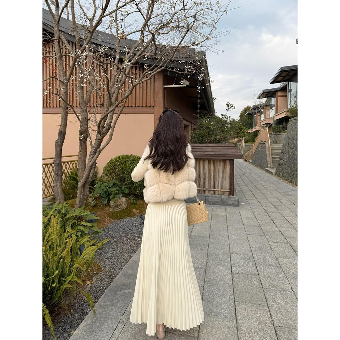 秋冬款显贵有钱姐姐半身裙坑条白色伞裙垂感高腰显瘦长裙百褶裙,女装/女士精品,半身裙,淘宝优惠券,粉丝福利购,淘宝优惠卷