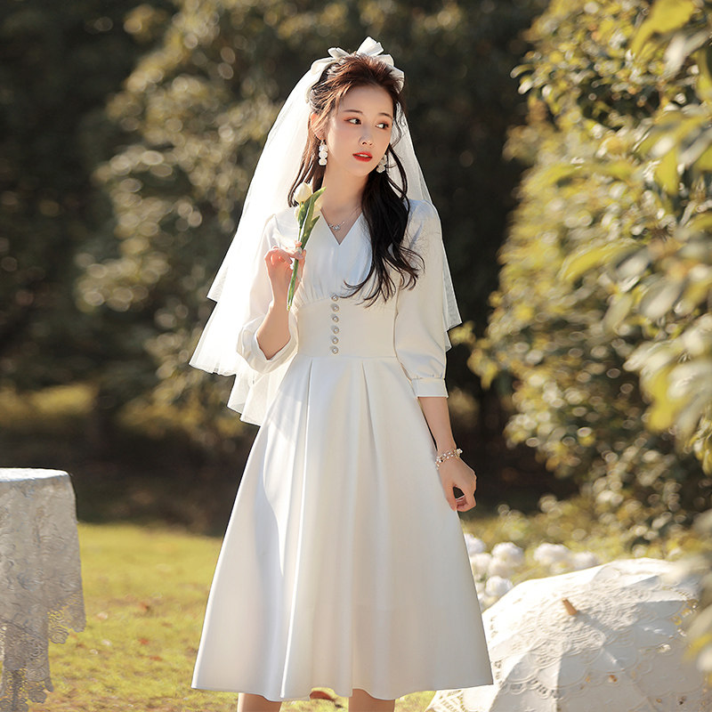 领证小白裙秋冬法式冬日常登记缎面轻婚纱礼服伴娘冬款订婚连衣裙