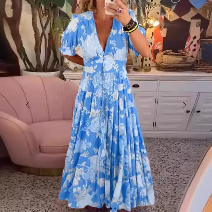 Printed long and wide dress looks slim with short sleeves