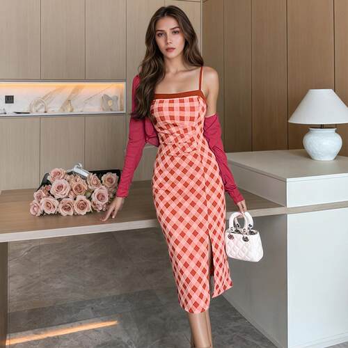 Gentle plaid printed cardigan with camisole and slit set,