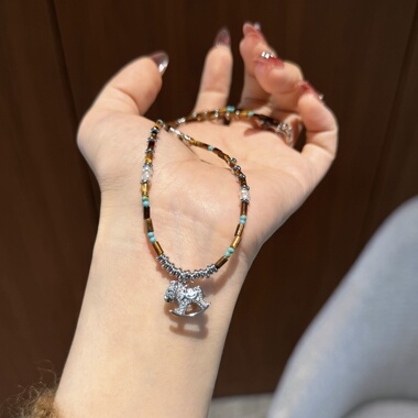 本命年虎眼石串珠满钻小马项链