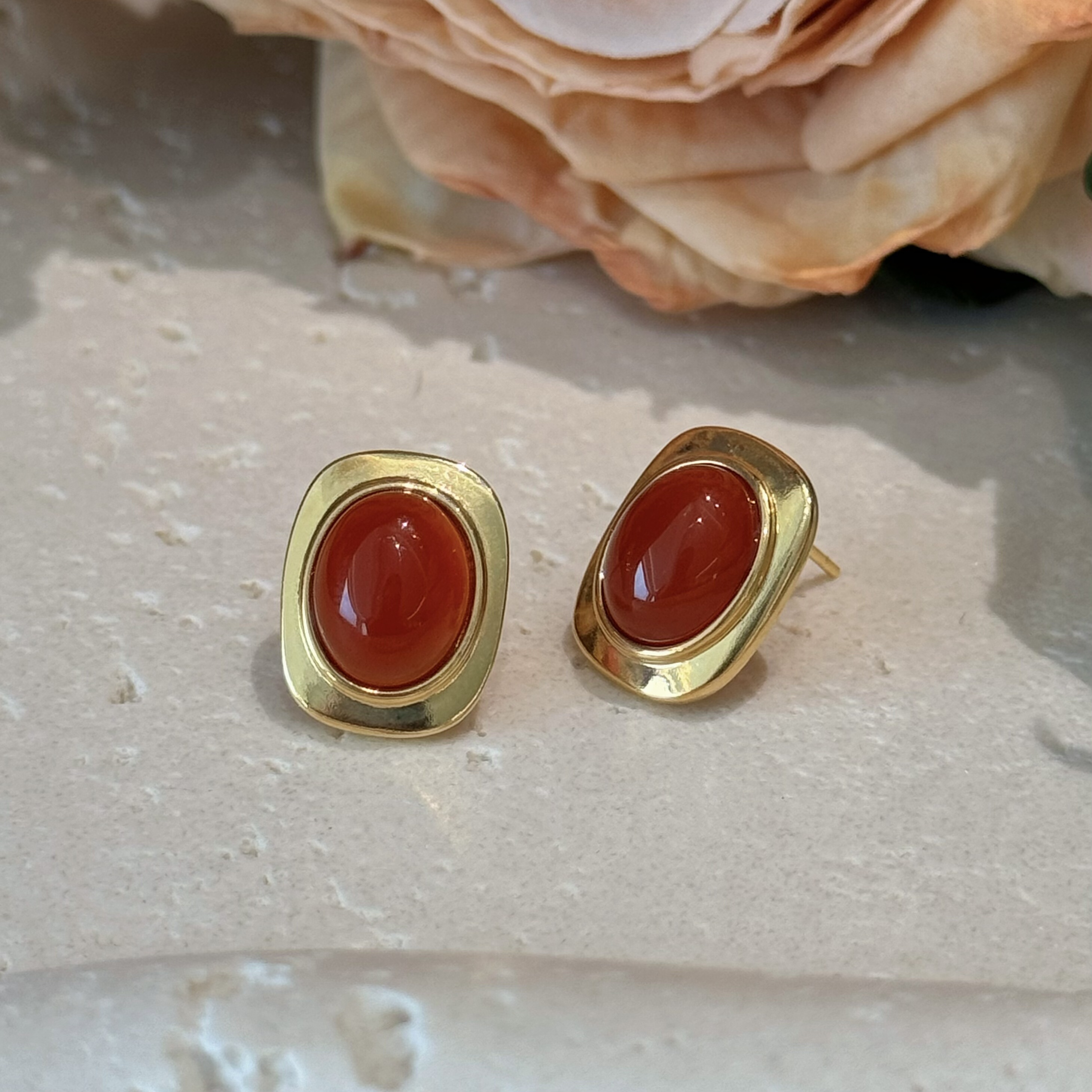 贵气显白！鎏金方形红玛瑙耳钉