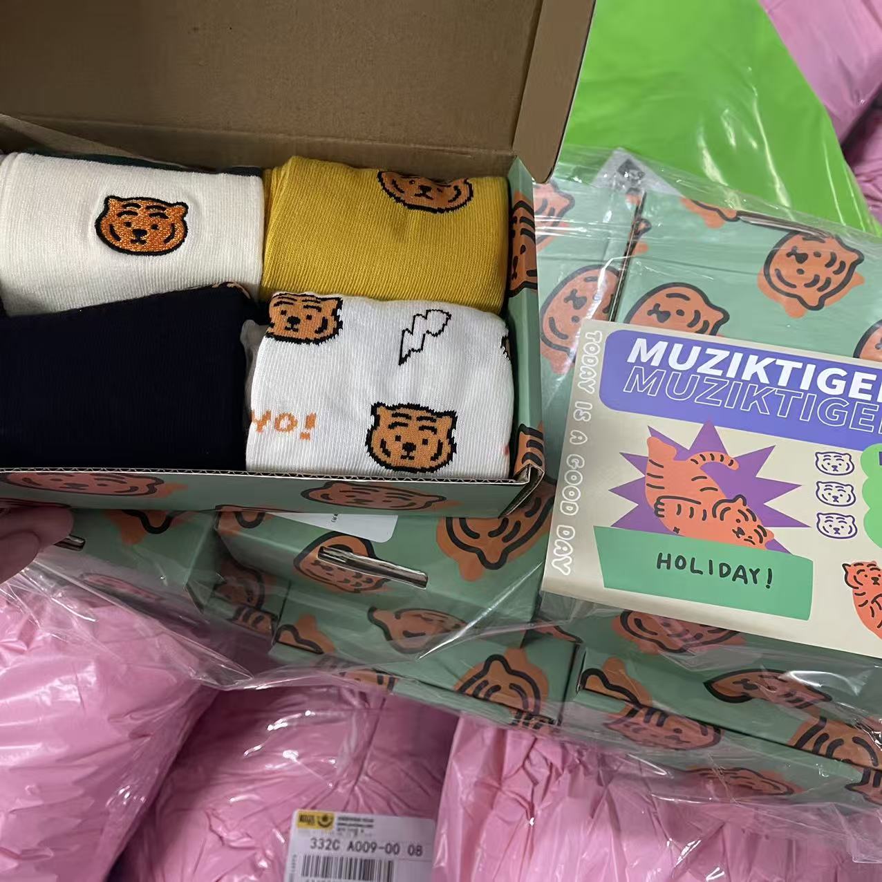 Puffshop25FW卡通中筒袜礼盒