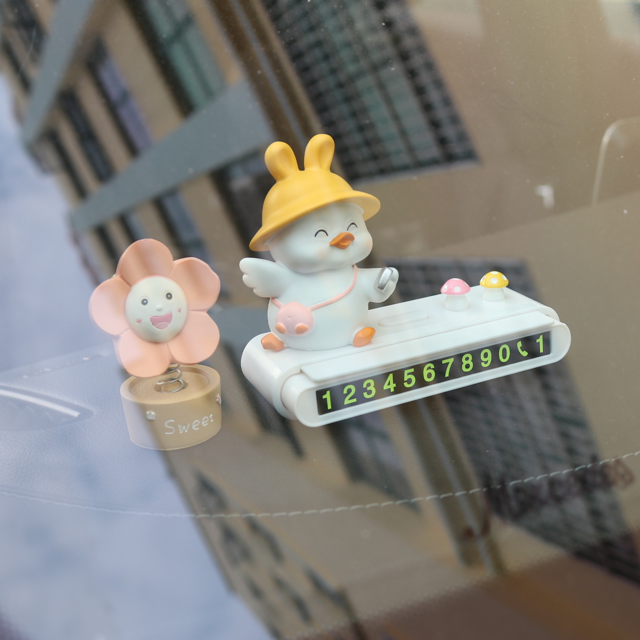 车载临时停车创意开心小鸭