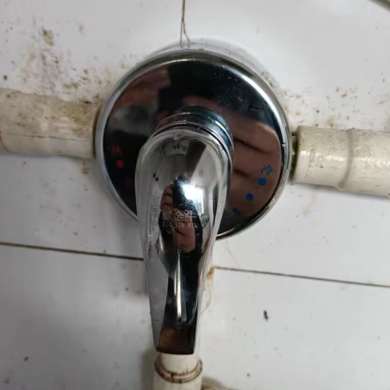 贴墙式淋浴阀冷热开关电热水器全铜通用花洒水龙头混水阀明装