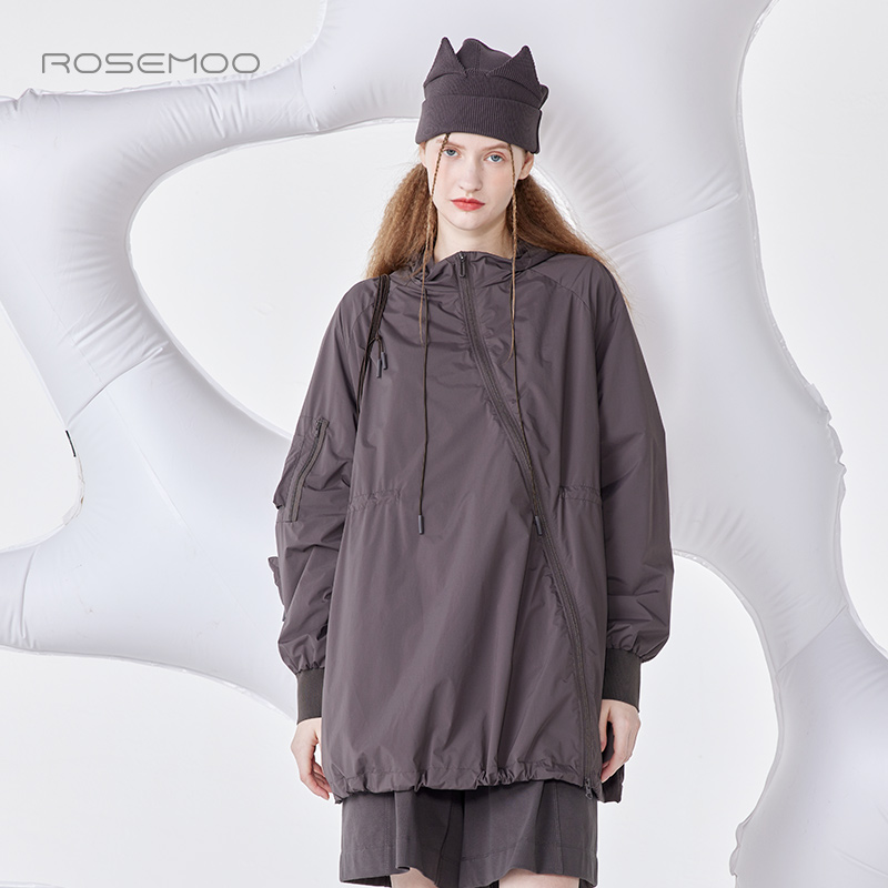 微弹爽滑弧形门襟风衣