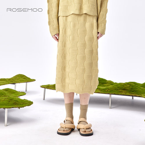 容子木ROSEMOO舒适肌理半裙