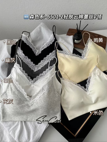 小胸聚拢V领防走光美背文胸罩