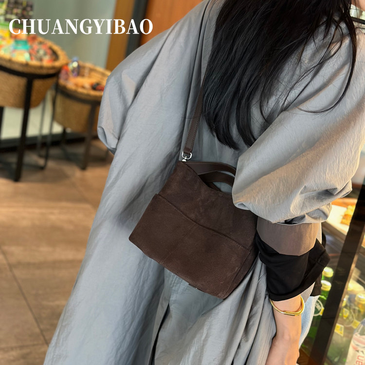 轻奢磨砂水桶包女2025新款复古美拉德通勤手提包高级感单肩斜挎包,箱包皮具/热销女包/男包,水桶包,淘宝优惠券,粉丝福利购,淘宝优惠卷