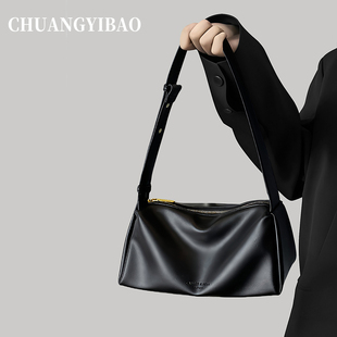 超火松驰感通勤枕头包包女式2025新款潮轻奢小众设计高级感斜挎包