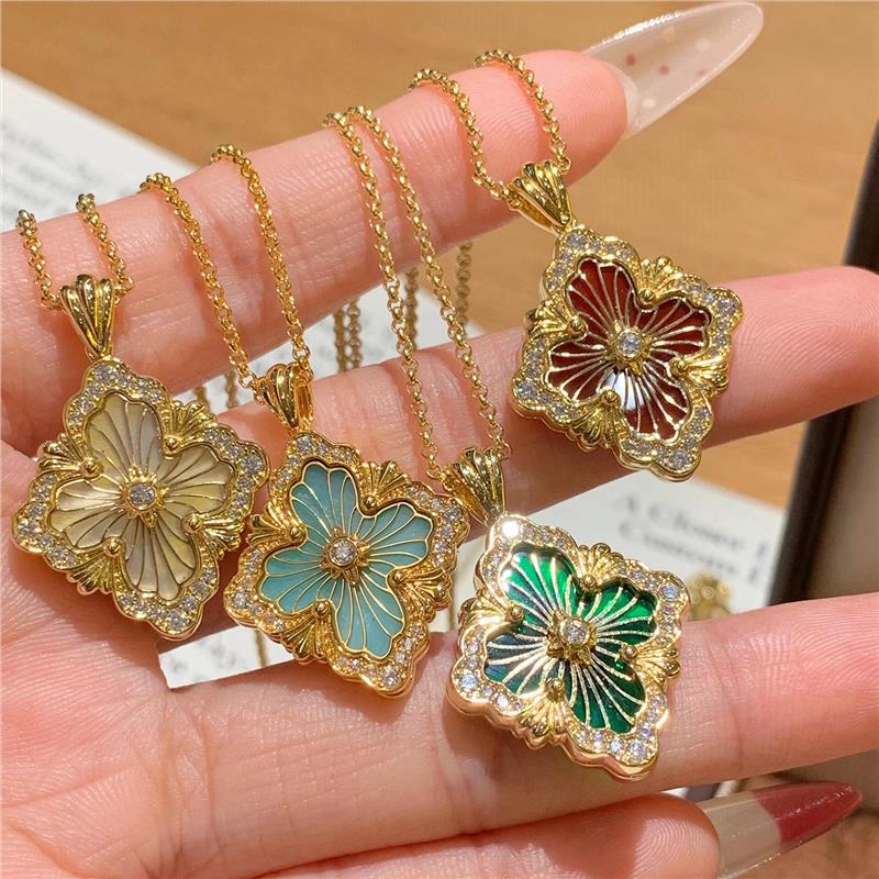 布吉拉提歌剧院opera双面拉丝四叶草项链镀18K金贝母天河石锁骨链