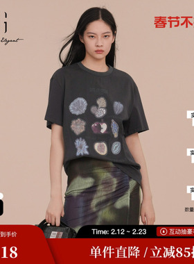 XG/雪歌XK101009A583深灰色印花短袖T恤2025春季新款纯棉上衣女装