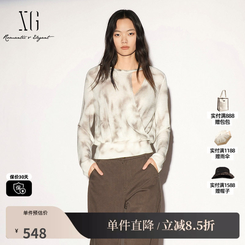 XG/雪歌 XL311030B491米白色晕染纯羊毛镂空收腰长袖针织衫毛衣女