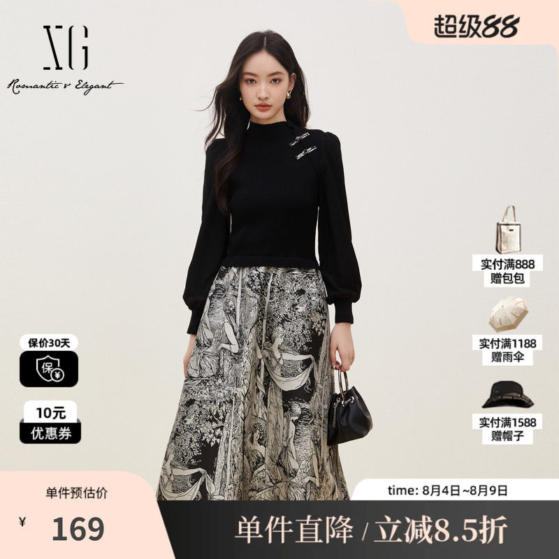 XG/雪歌XJ404719B890黑色长袖连衣裙时尚冬季新款印花A字长裙女装